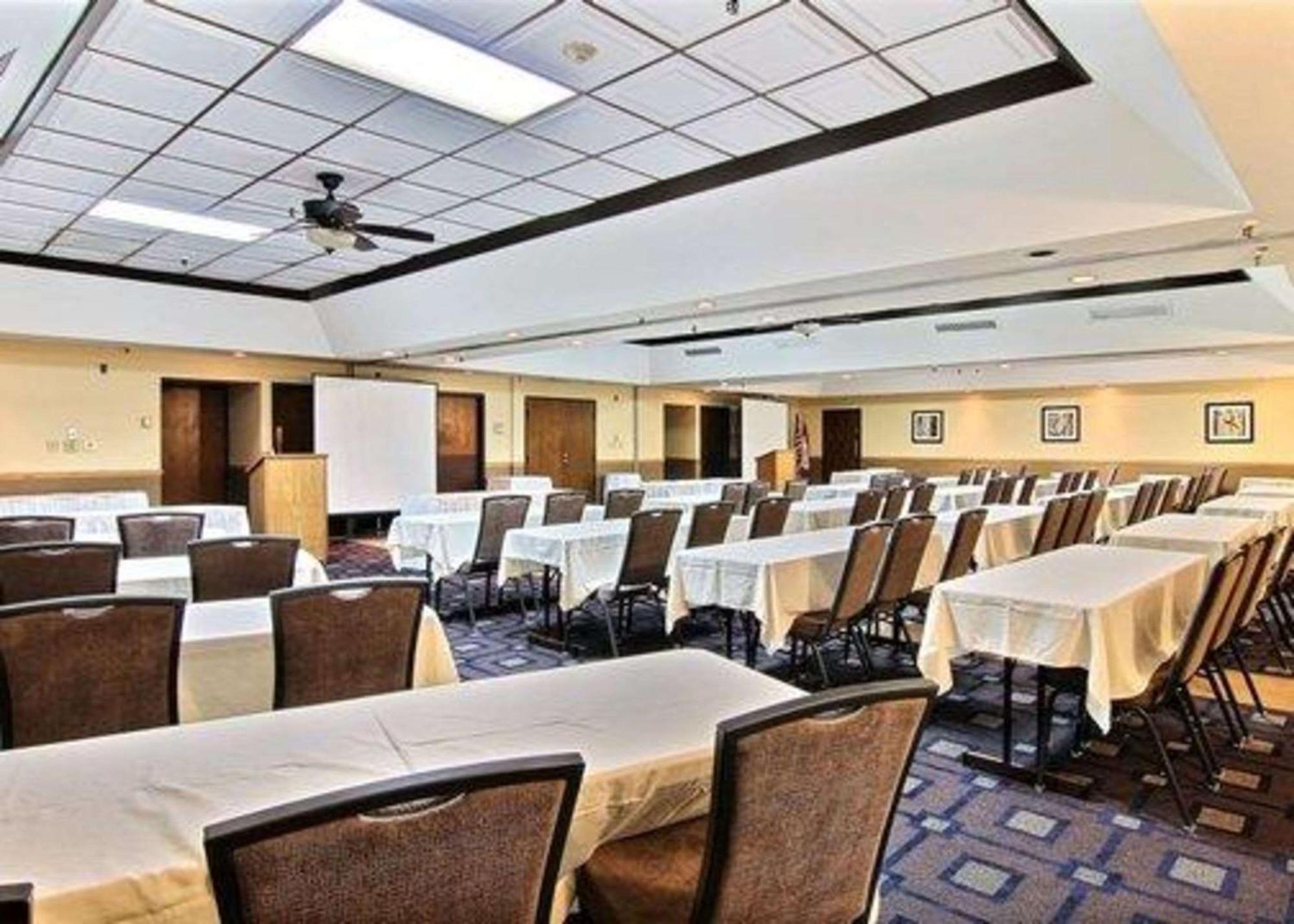 Quality Inn ธีฟริเวอร์ฟอลส์ ภายนอก รูปภาพ