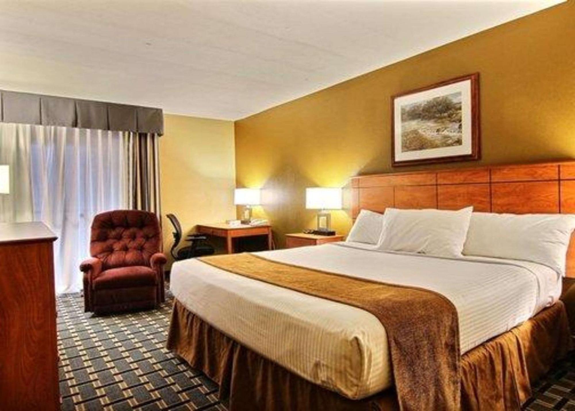 Quality Inn ธีฟริเวอร์ฟอลส์ ภายนอก รูปภาพ