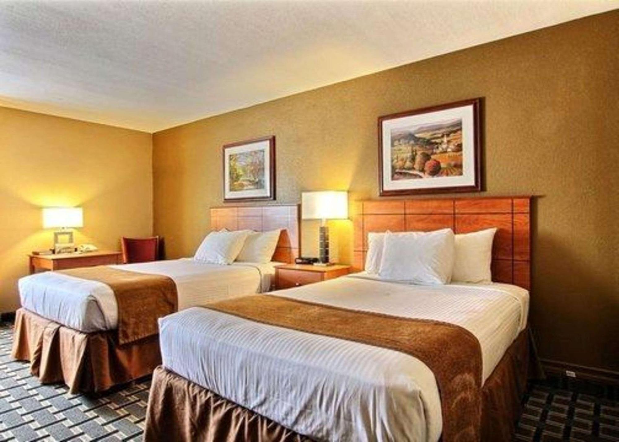 Quality Inn ธีฟริเวอร์ฟอลส์ ภายนอก รูปภาพ